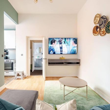 Stylish Flat In Central Location With Free Parking Суиндон Экстерьер фото