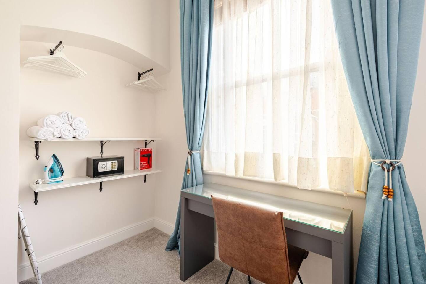 Stylish Flat In Central Location With Free Parking Суиндон Экстерьер фото